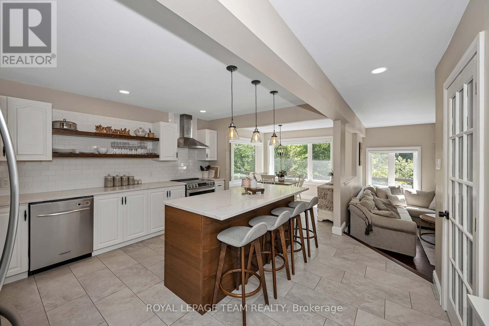 104 SOL LANE - 18