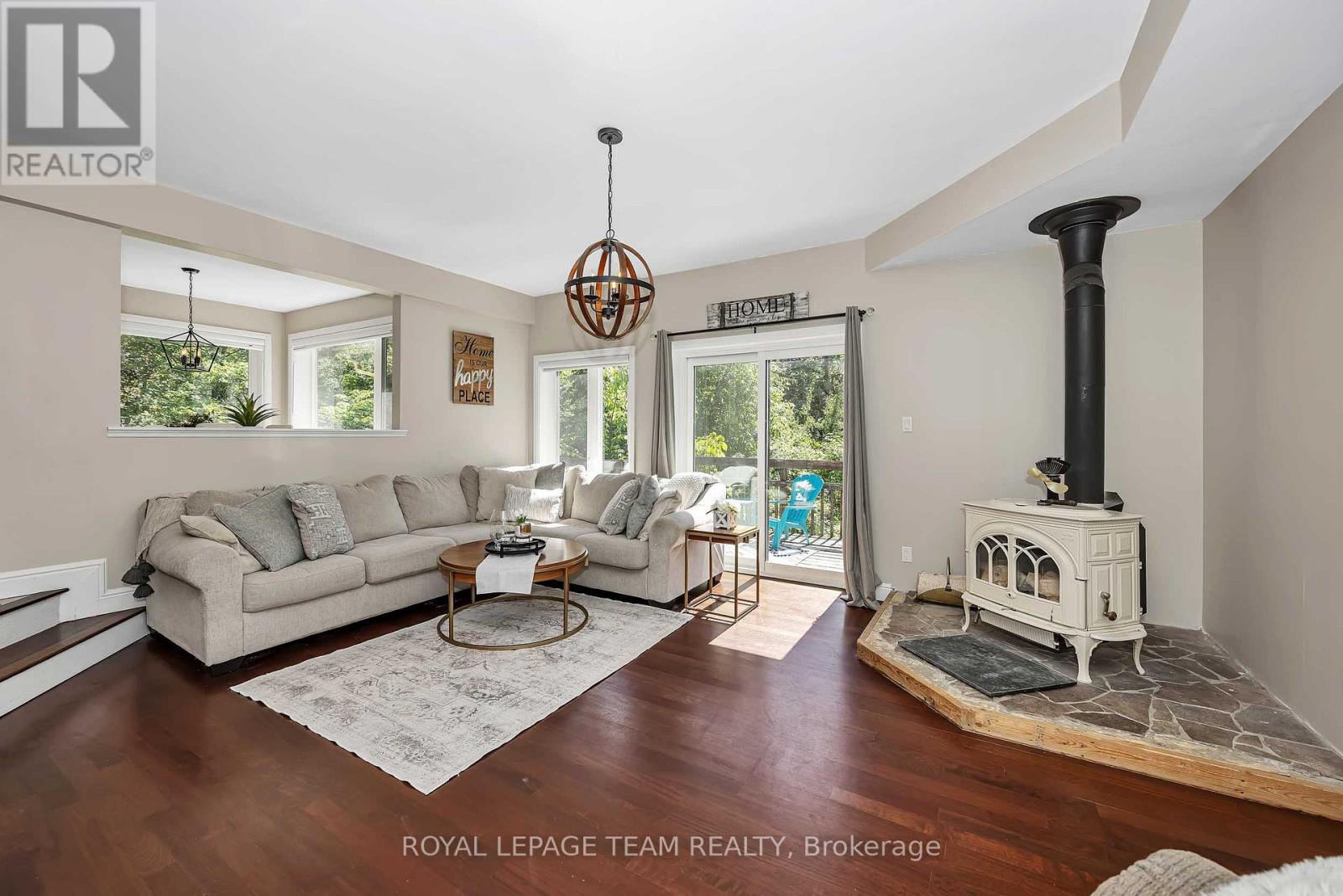 104 SOL LANE - 21