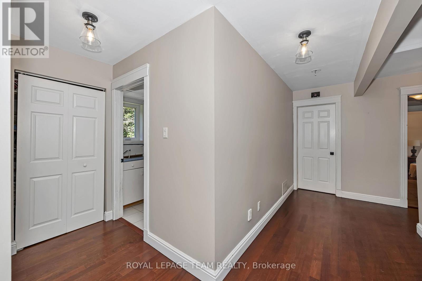 104 SOL LANE - 25