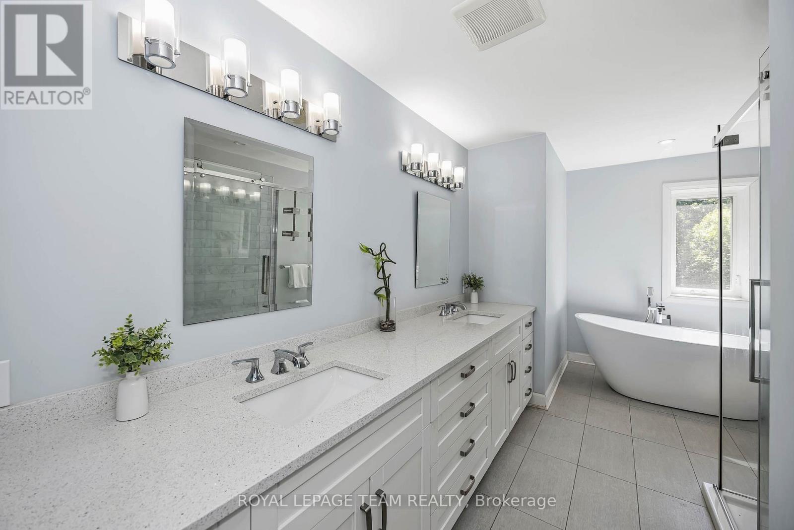 104 SOL LANE - 30