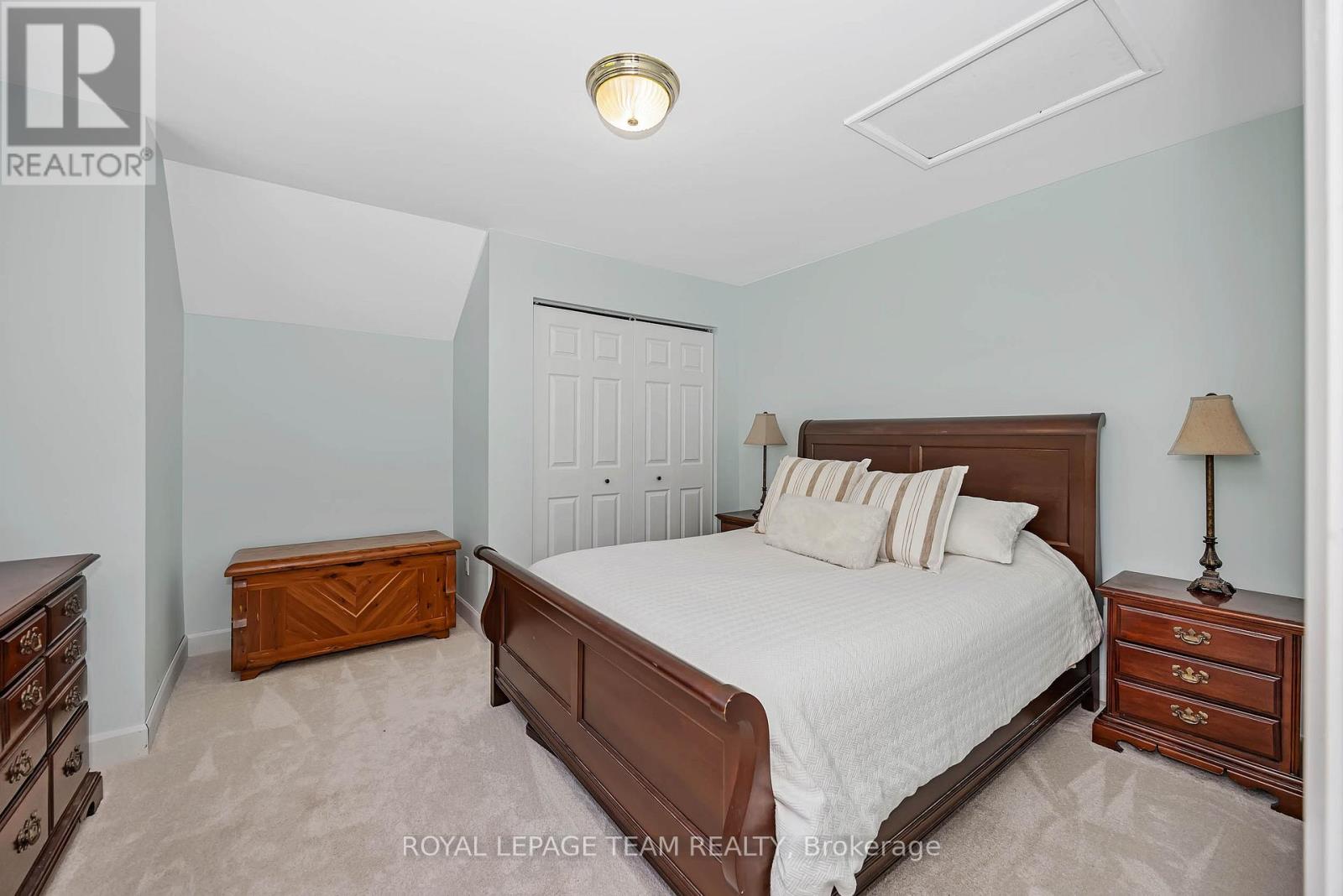 104 SOL LANE - 32