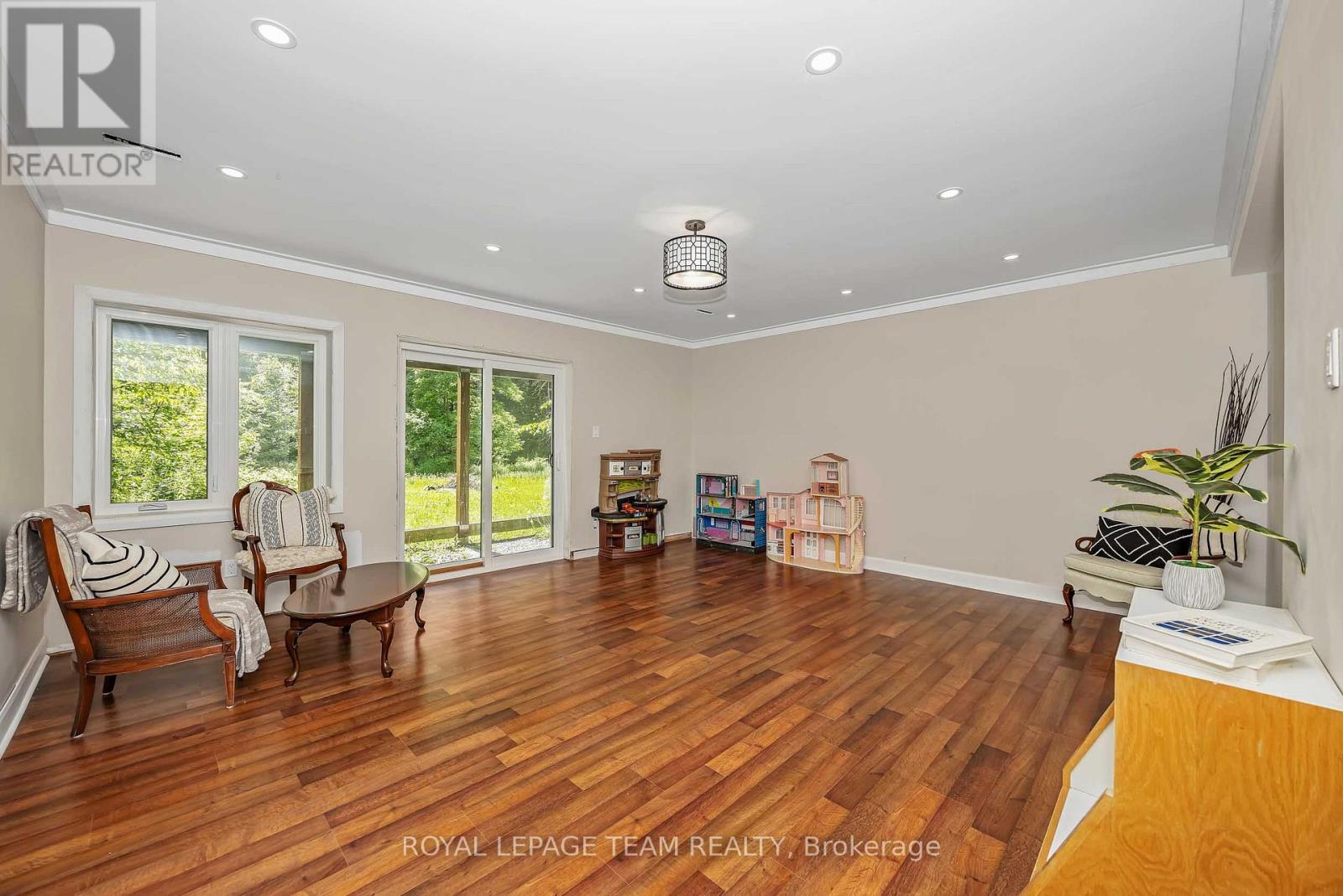 104 SOL LANE - 38