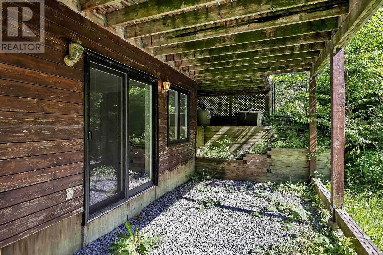 104 SOL LANE - 42