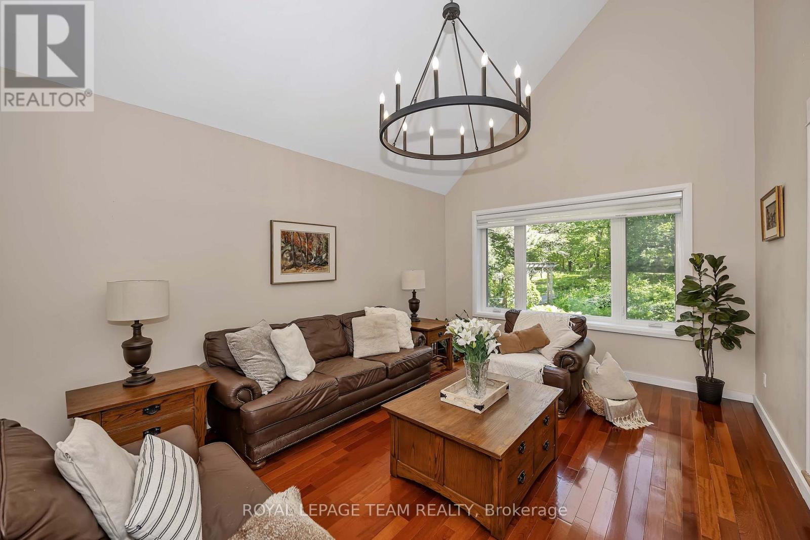 104 SOL LANE - 7