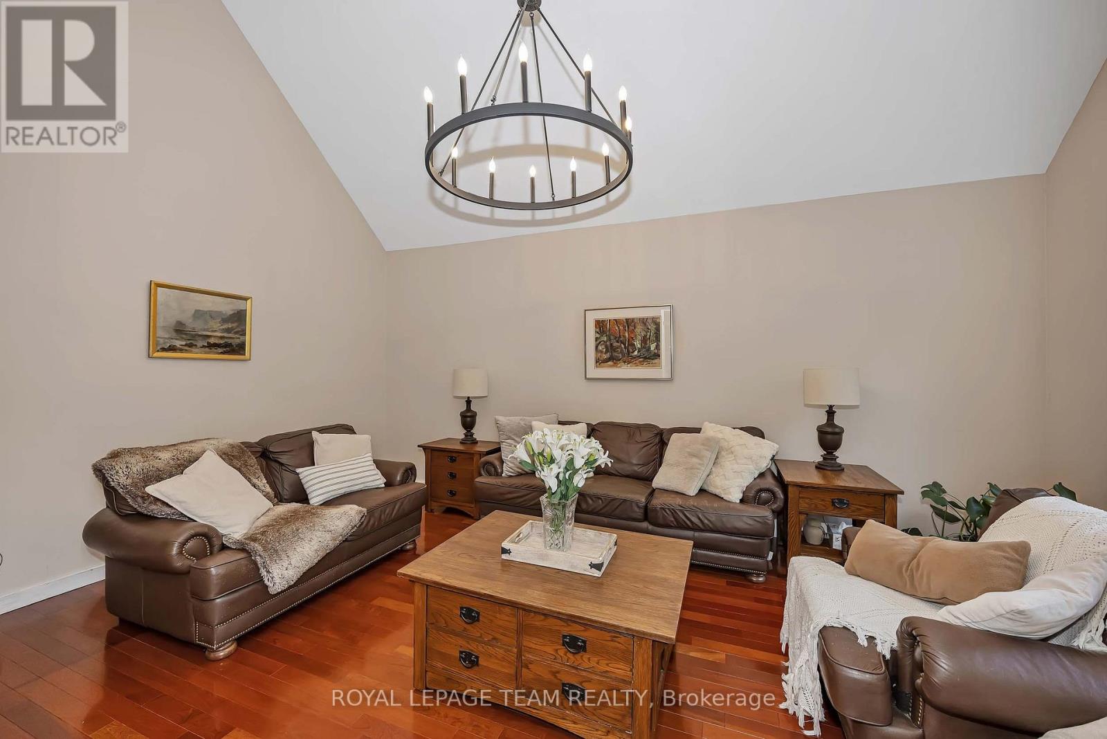 104 SOL LANE - 8