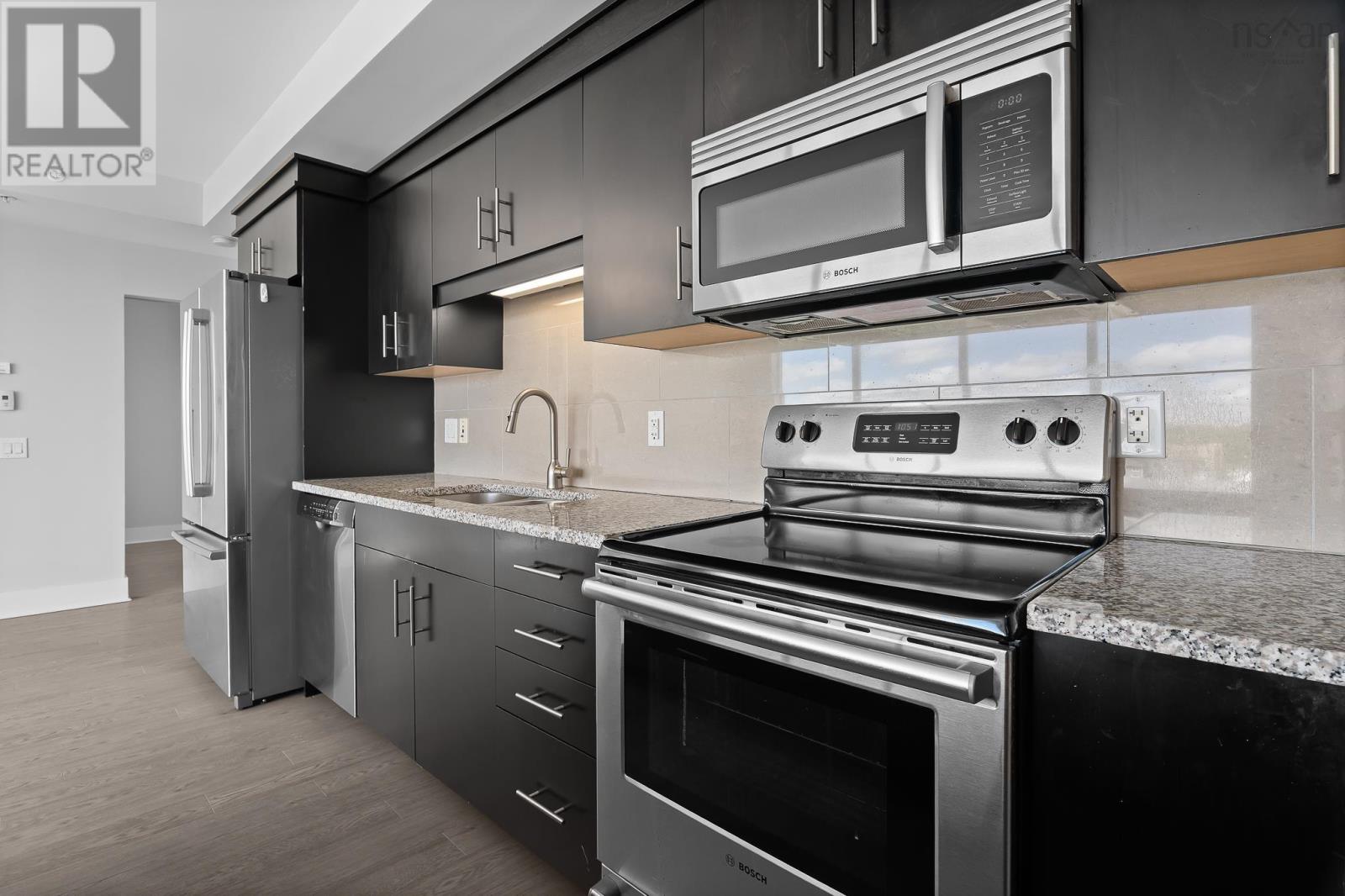 Property 30 of 34 of 1008 15 Kings Wharf Place