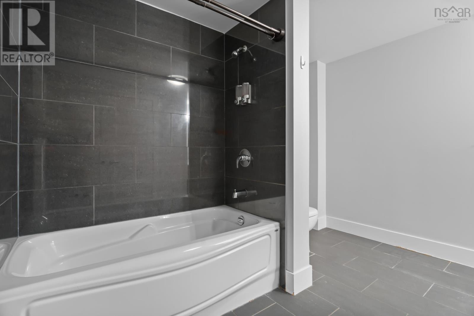 Property 23 of 34 of 1008 15 Kings Wharf Place
