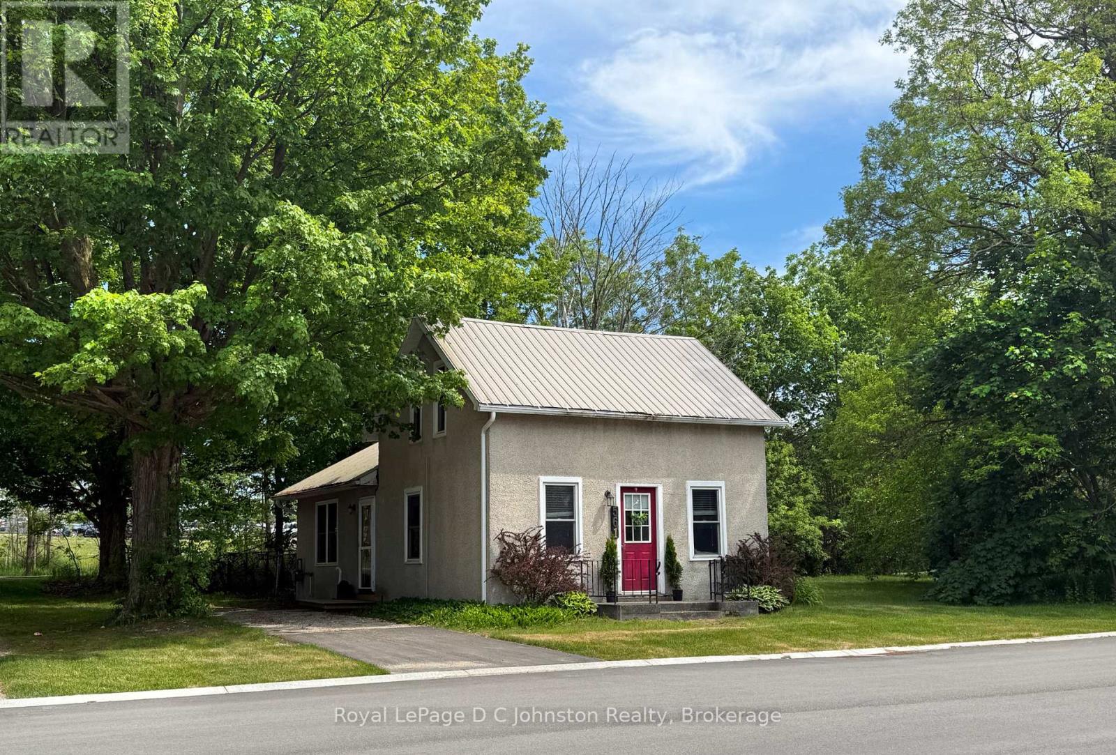 561 WELLINGTON STREET - 1