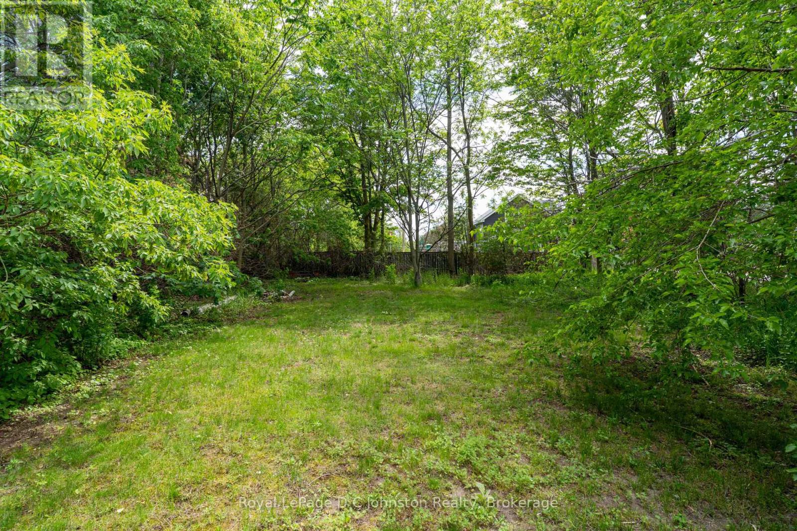 561 WELLINGTON STREET - 22