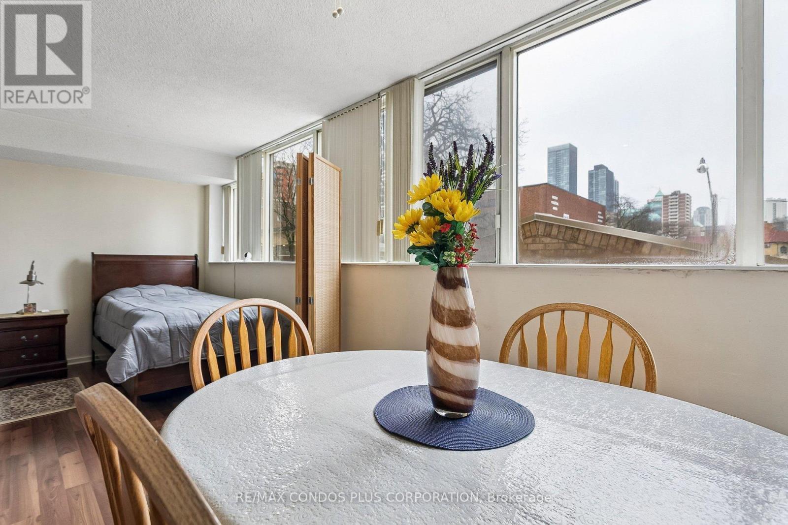 #204 15 MAITLAND PLACE - 13