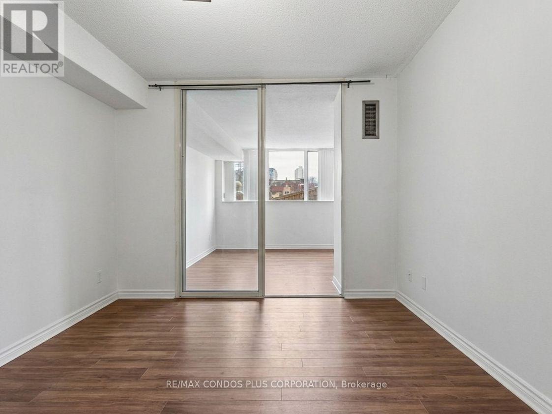 #204 15 MAITLAND PLACE - 18