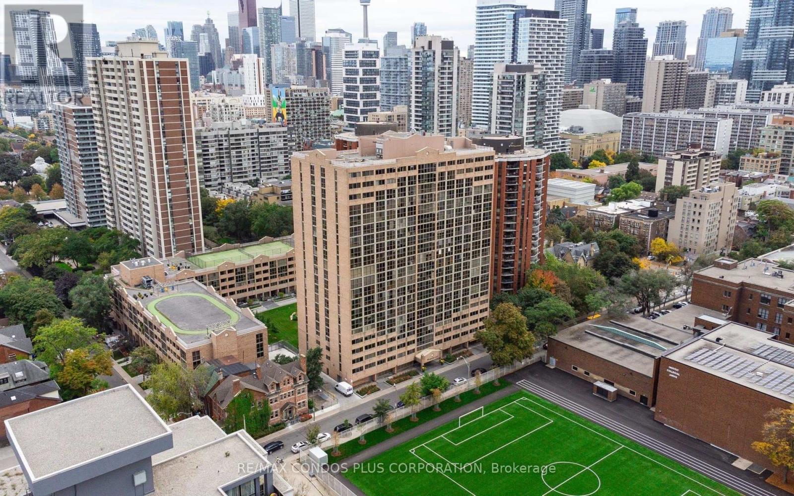 #204 15 MAITLAND PLACE - 23