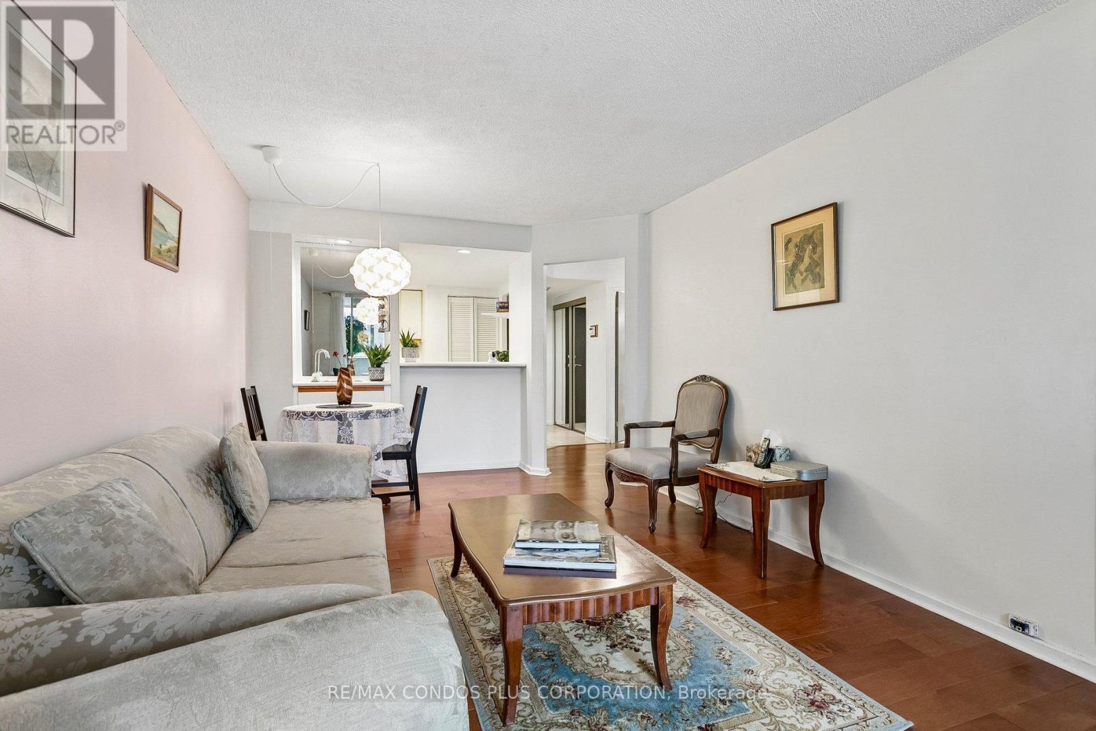 #204 15 MAITLAND PLACE - 5