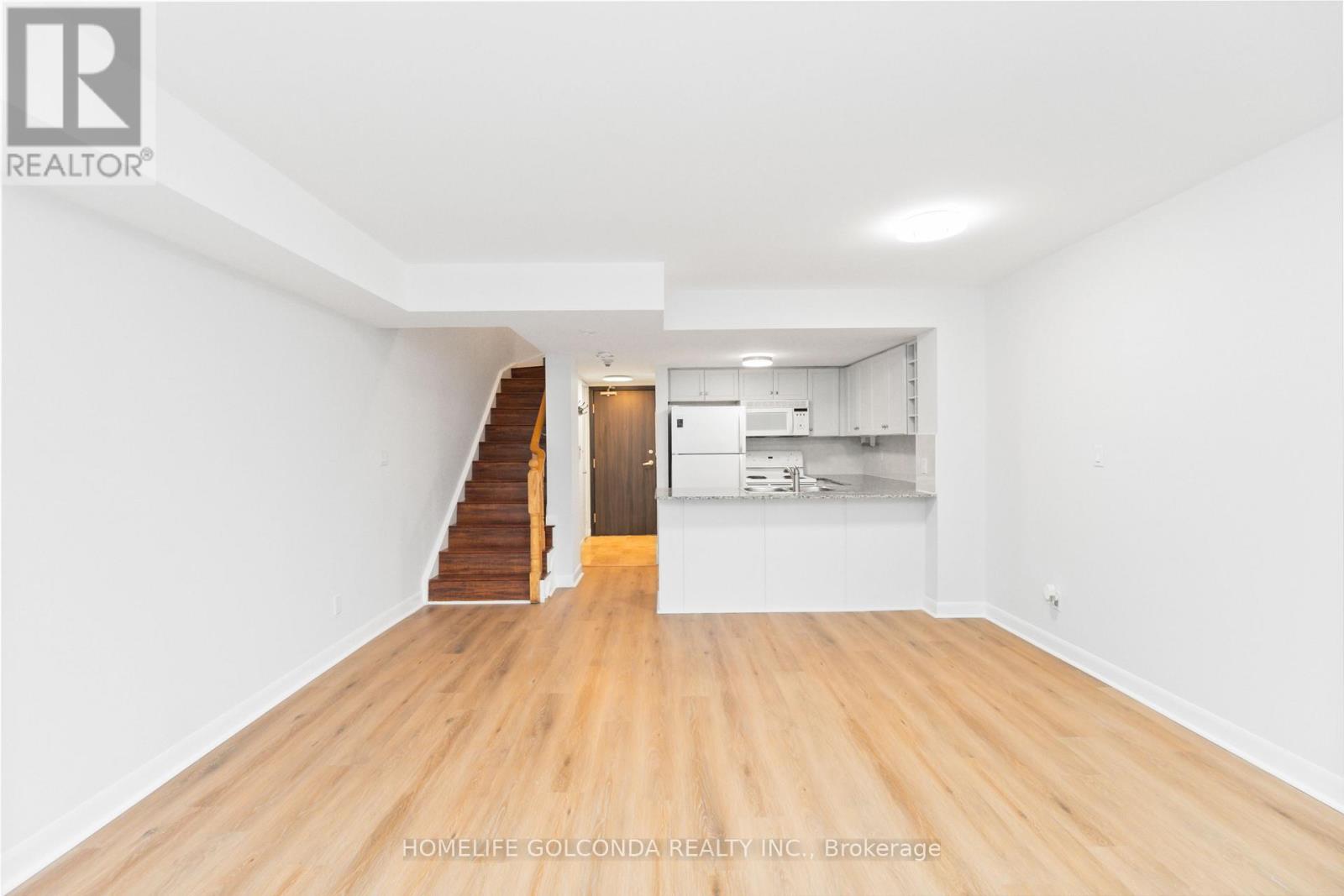Listing photo of 1809 - 210 VICTORIA STREET