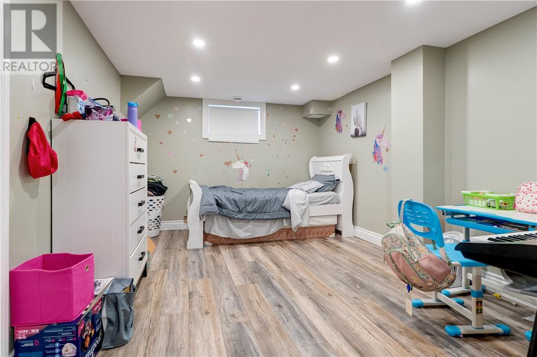 3341 Falconbridge Highway - 14