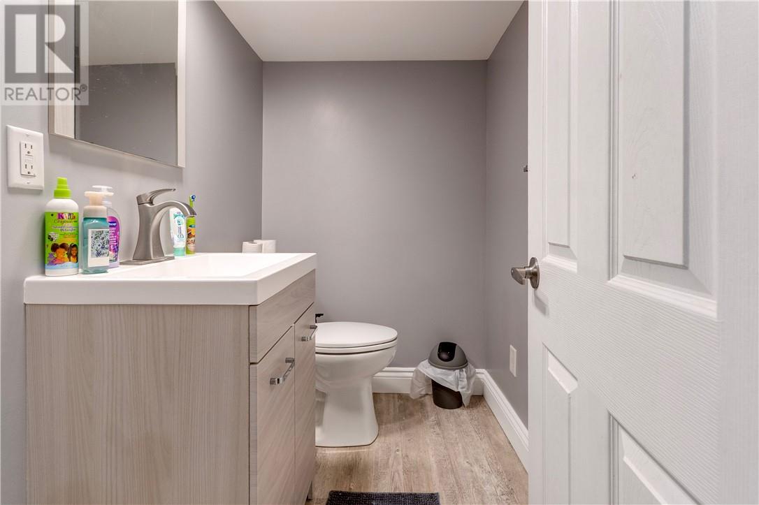 3341 Falconbridge Highway - 15