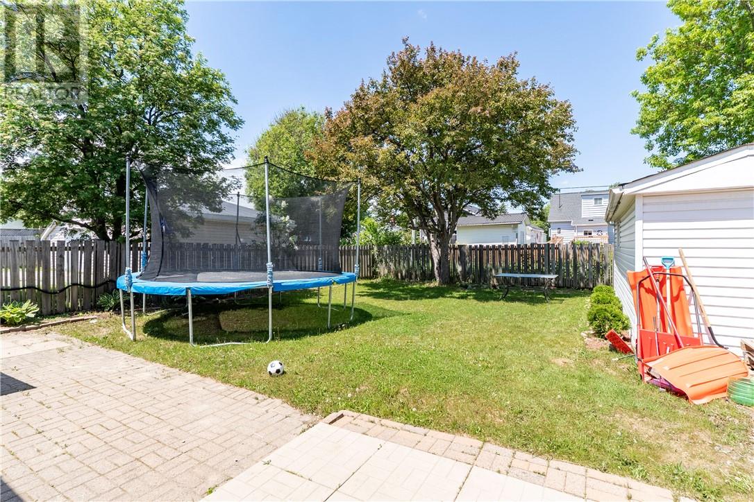3341 Falconbridge Highway - 18
