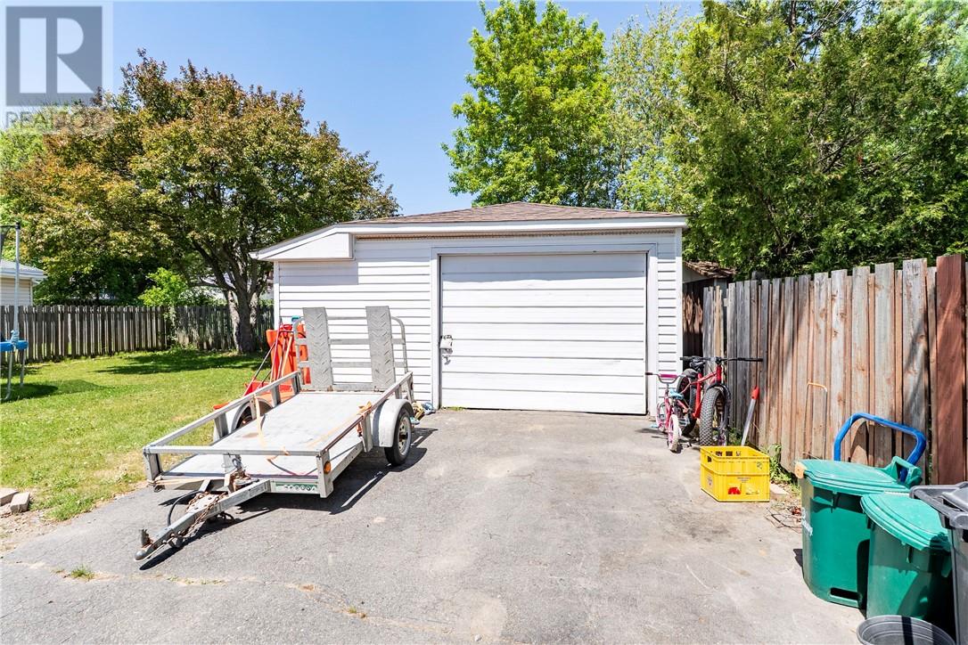 3341 Falconbridge Highway - 19