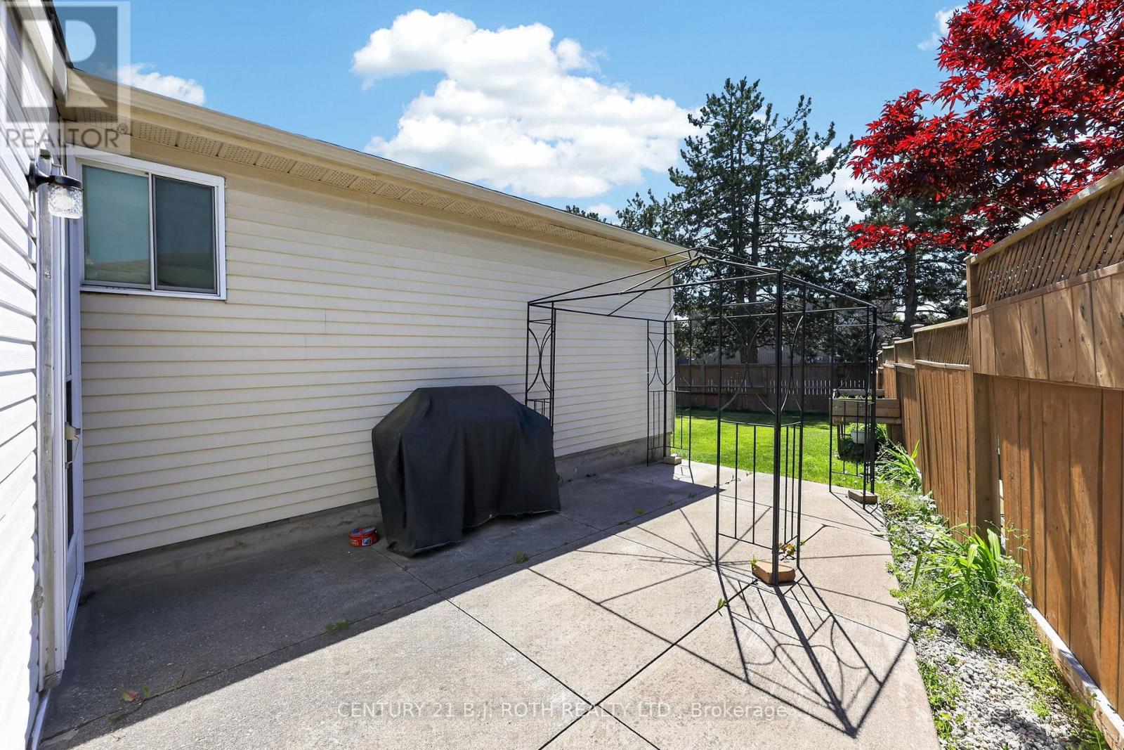 6 FORD STREET - 32