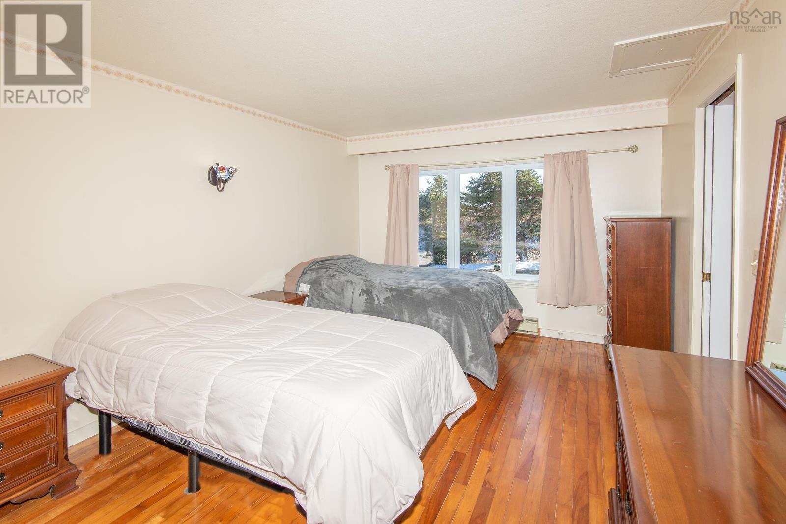 91 Townshipline Road - 16