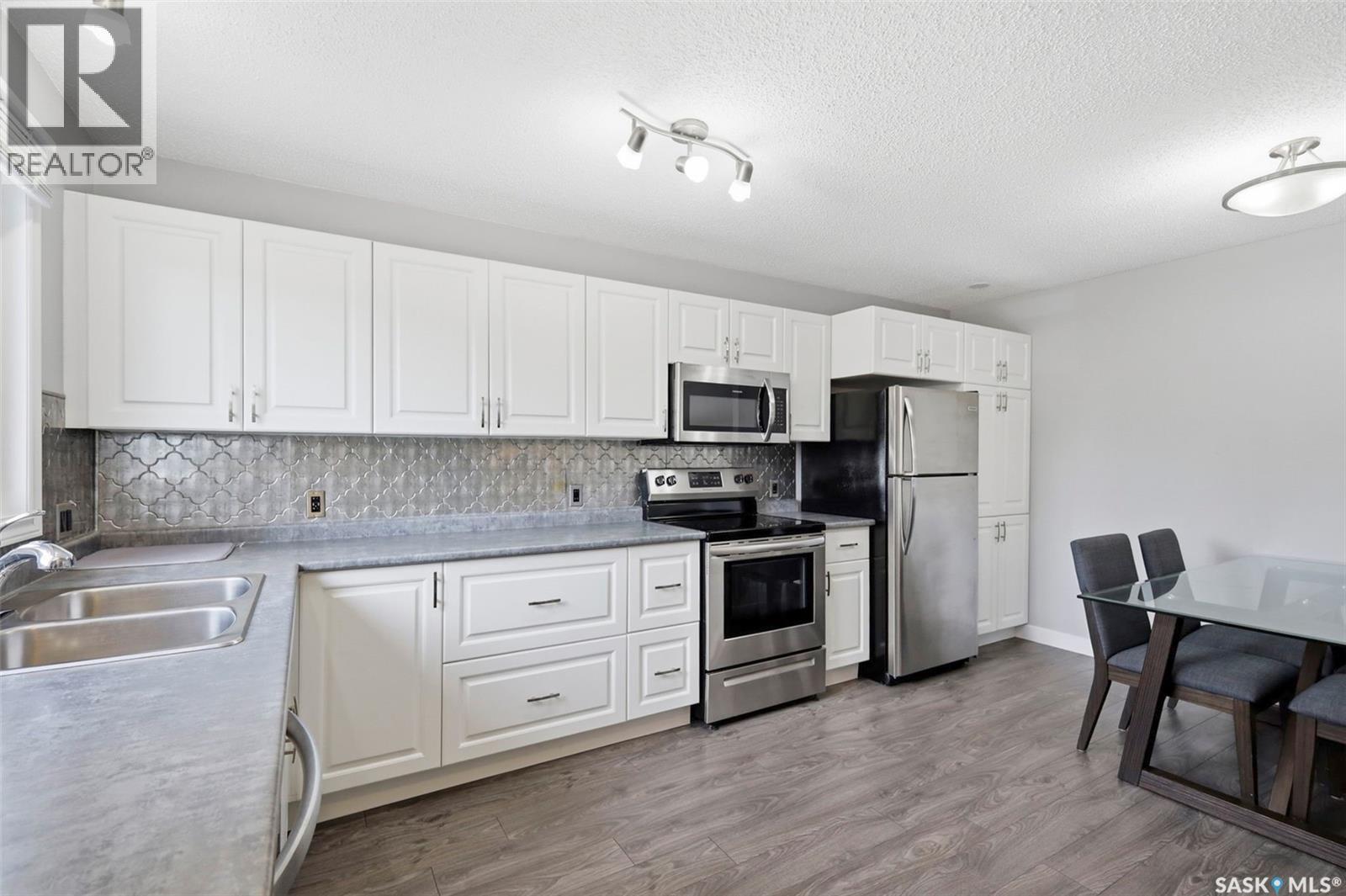 1521 Laura AVENUE — photo 10