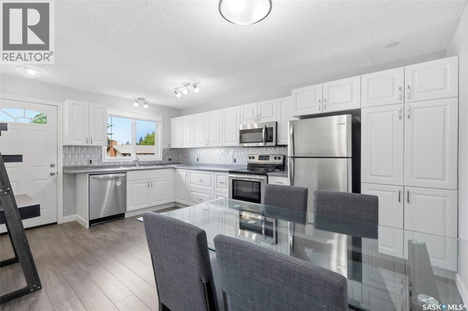 1521 Laura AVENUE — photo 13