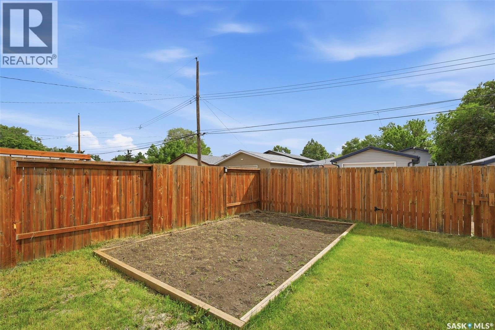 1521 Laura AVENUE — photo 31