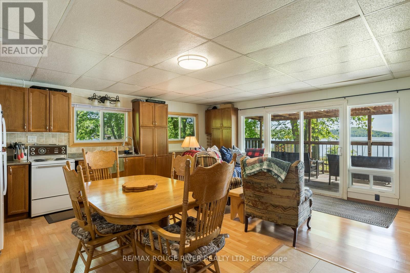 8 HUYCKE'S ISLAND - 11