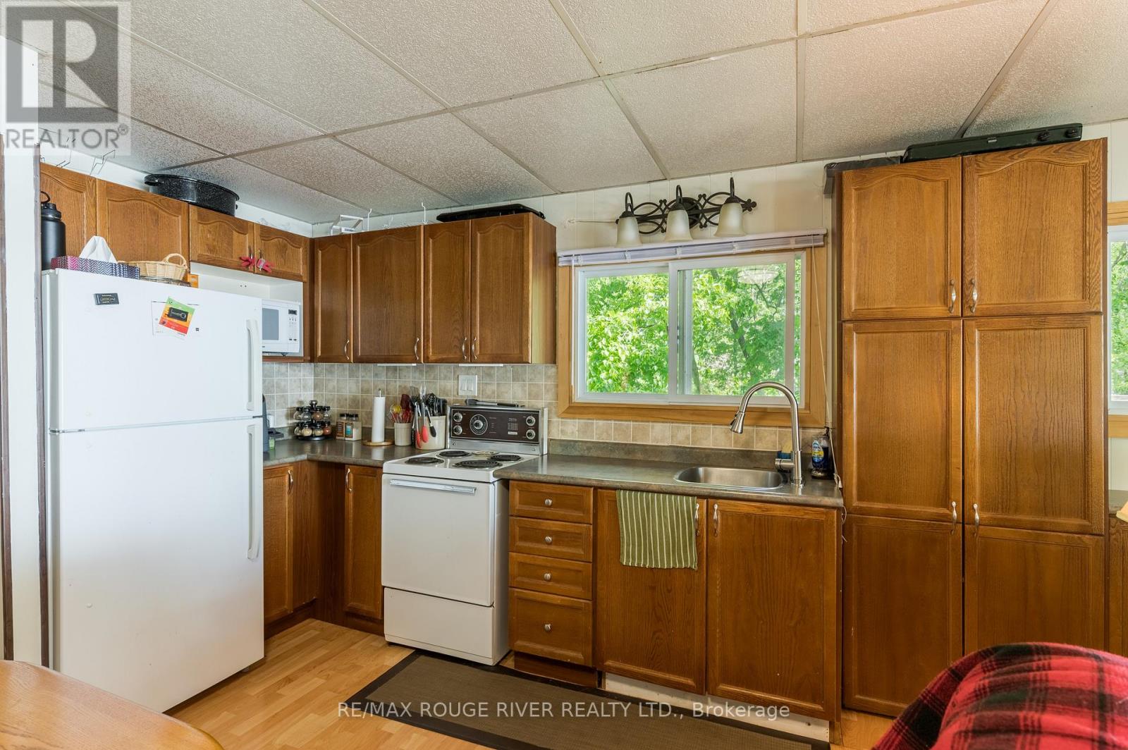 8 HUYCKE'S ISLAND - 12