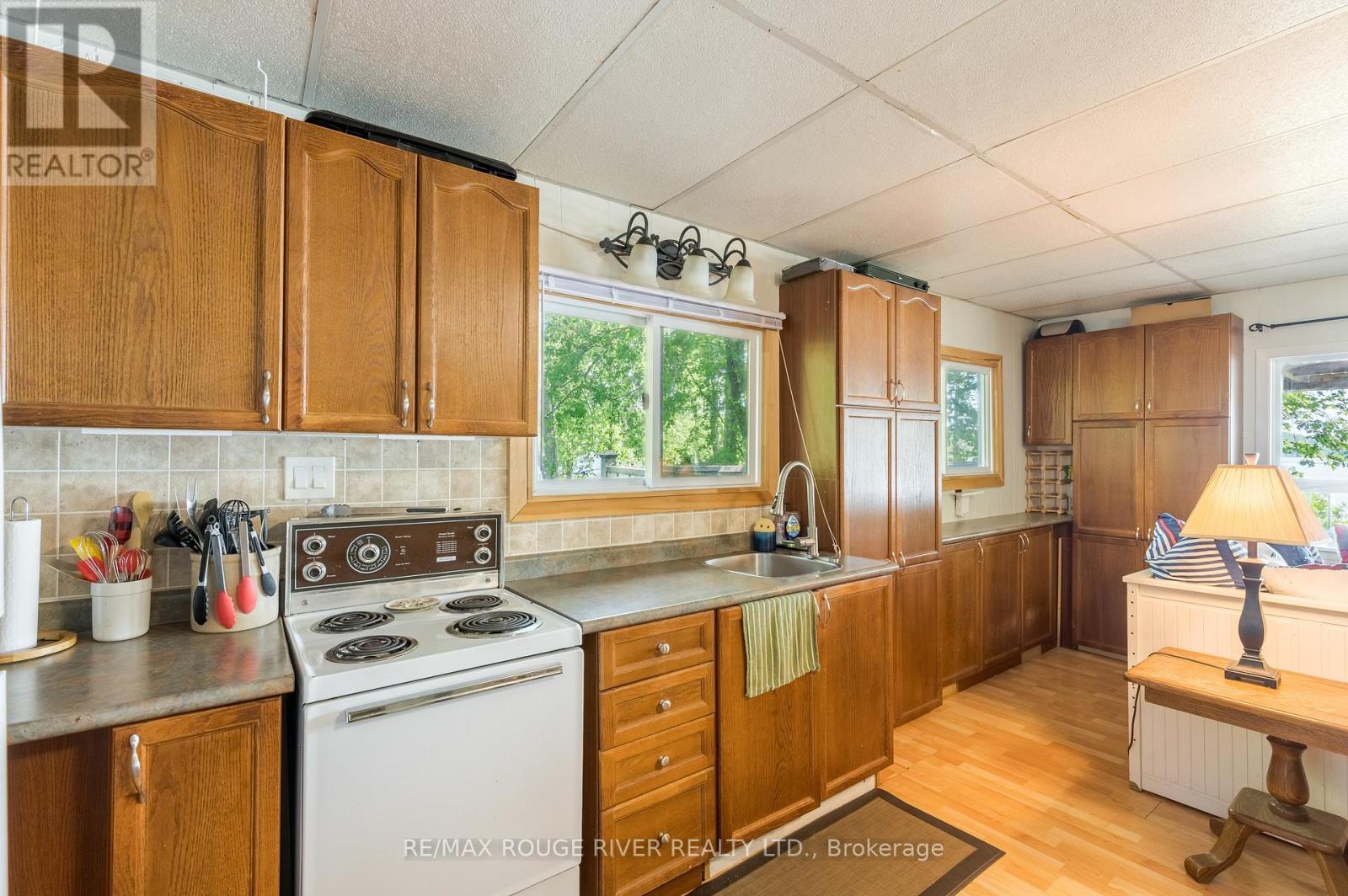 8 HUYCKE'S ISLAND - 13