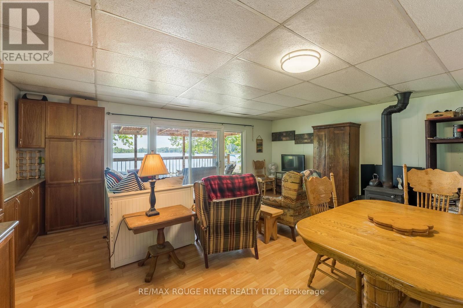 8 HUYCKE'S ISLAND - 14
