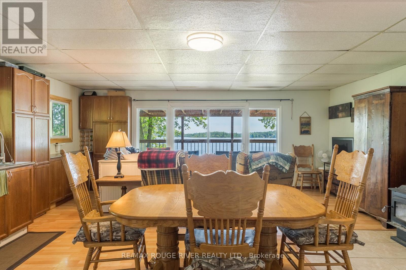 8 HUYCKE'S ISLAND - 18