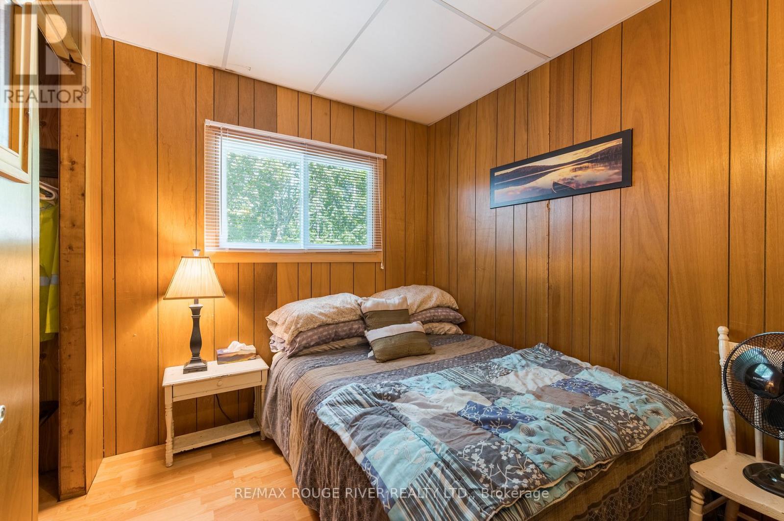 8 HUYCKE'S ISLAND - 21