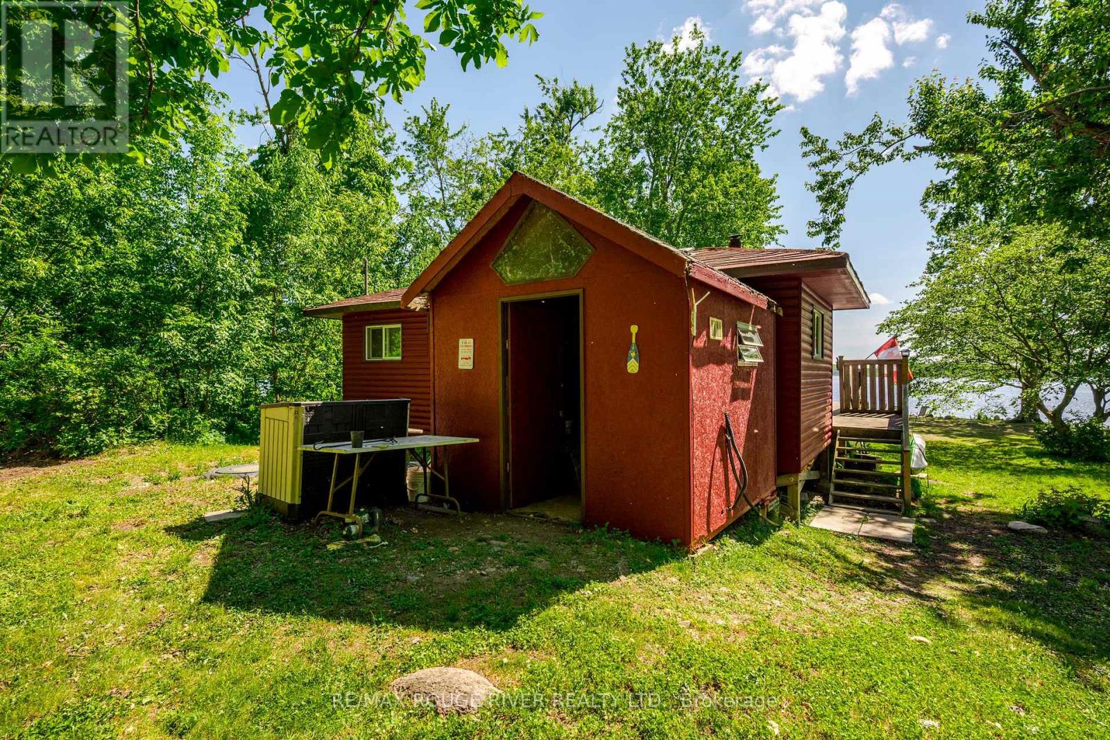 8 HUYCKE'S ISLAND - 29