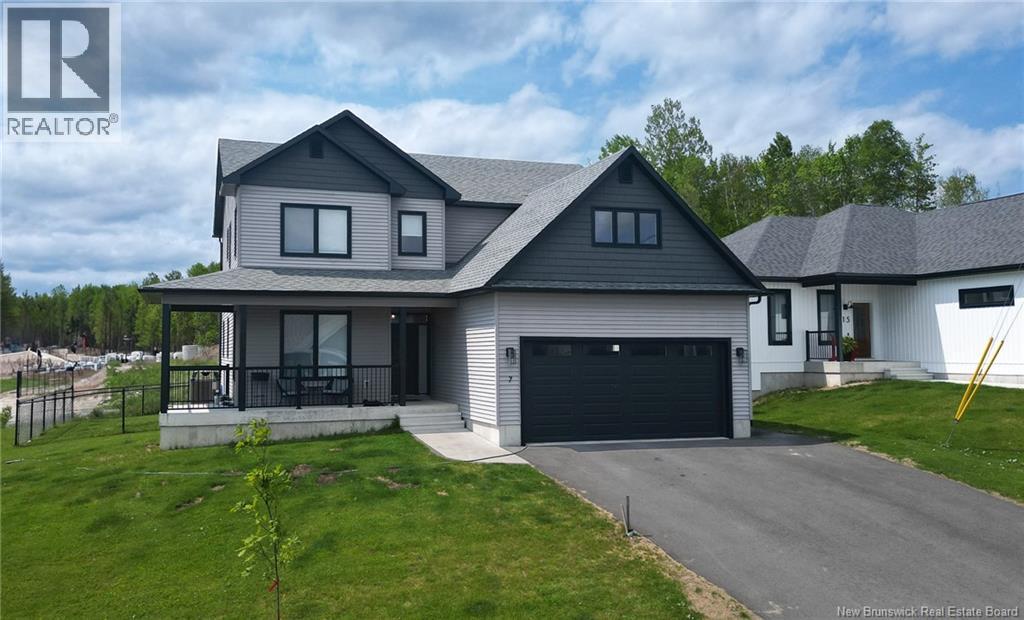 7 Aurora Street - 1