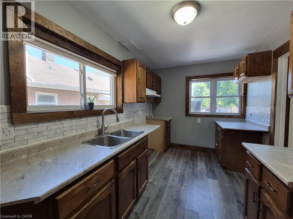 3-bedroom home for sale at 119 NORFOLK Street S, Simcoe ON · photo 13 of 31