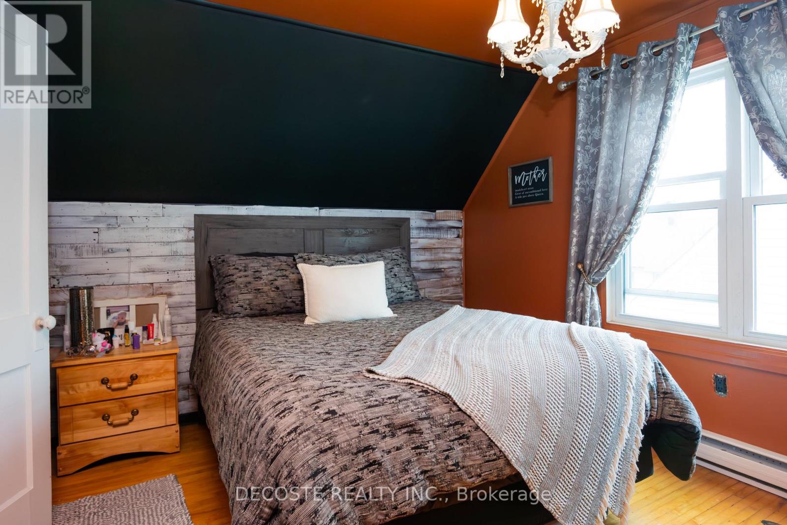 1172 DIEPPE STREET - 29