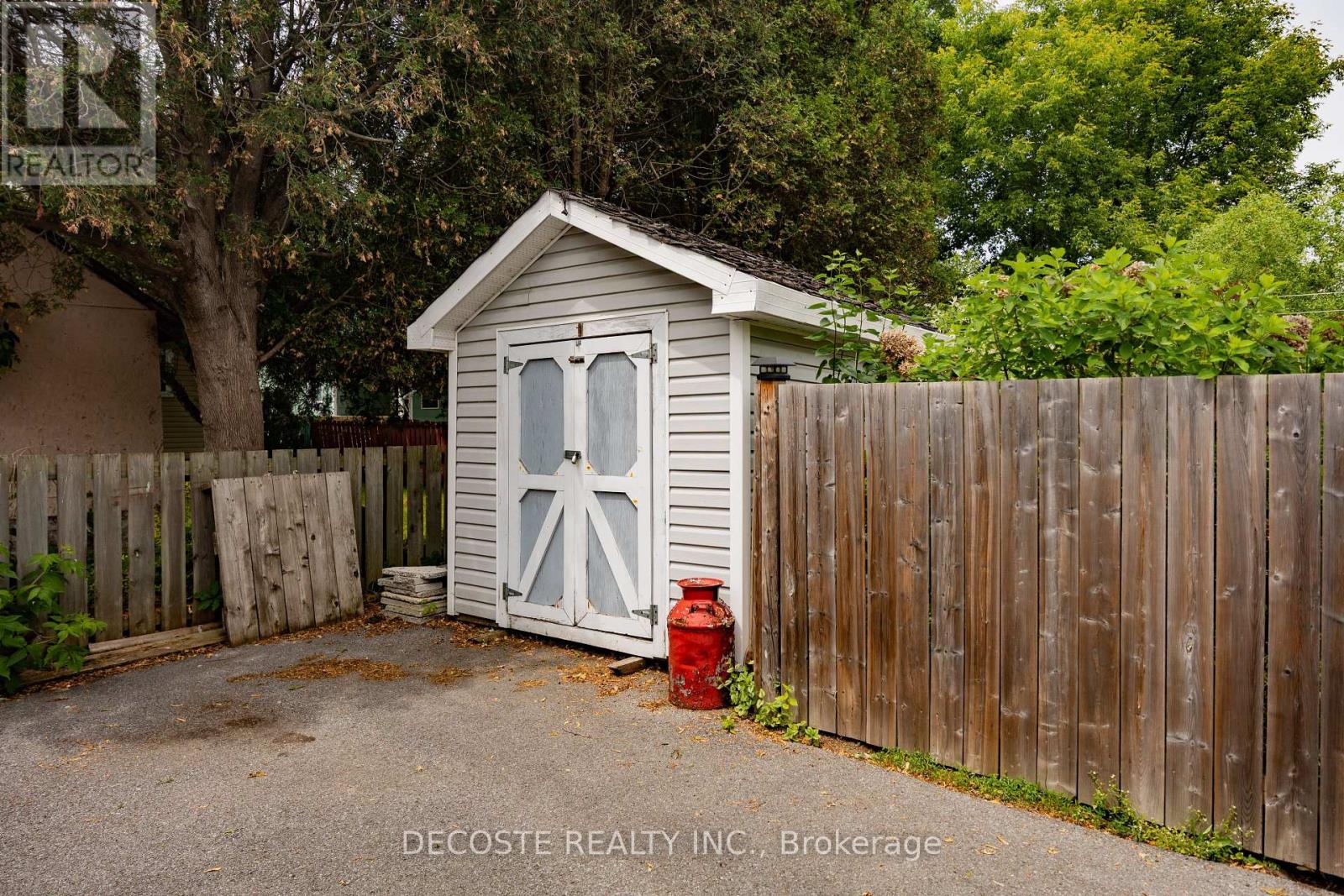 1172 DIEPPE STREET - 8