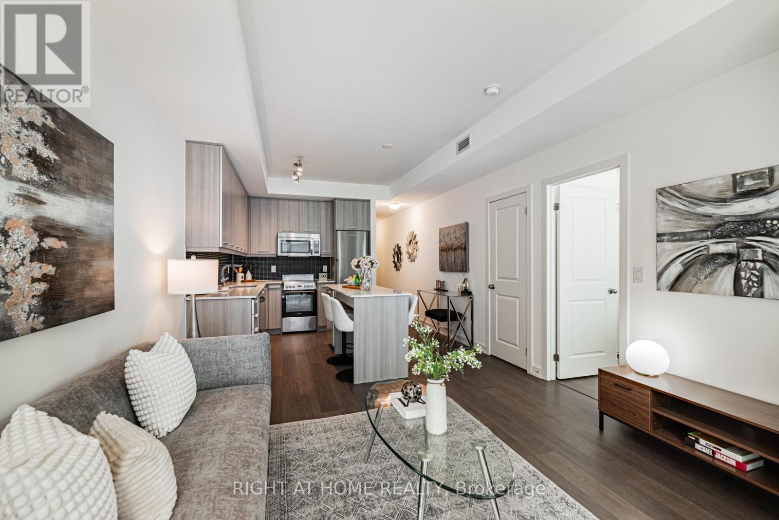 #312 105 GEORGE STREET - 14
