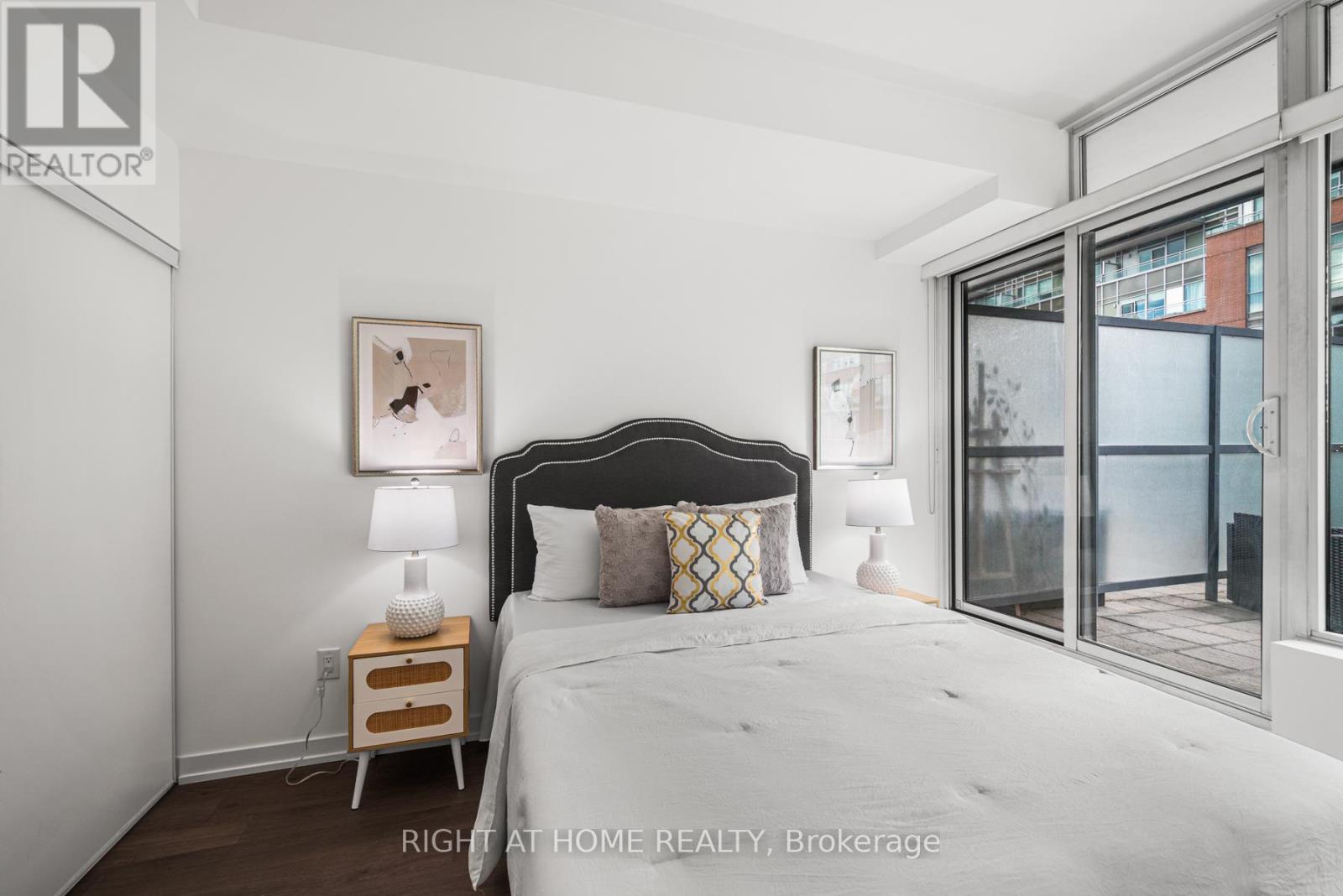 #312 105 GEORGE STREET - 16