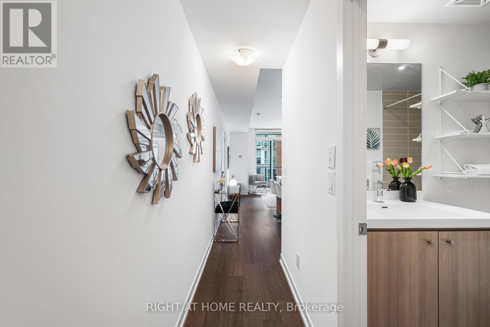 #312 105 GEORGE STREET - 19