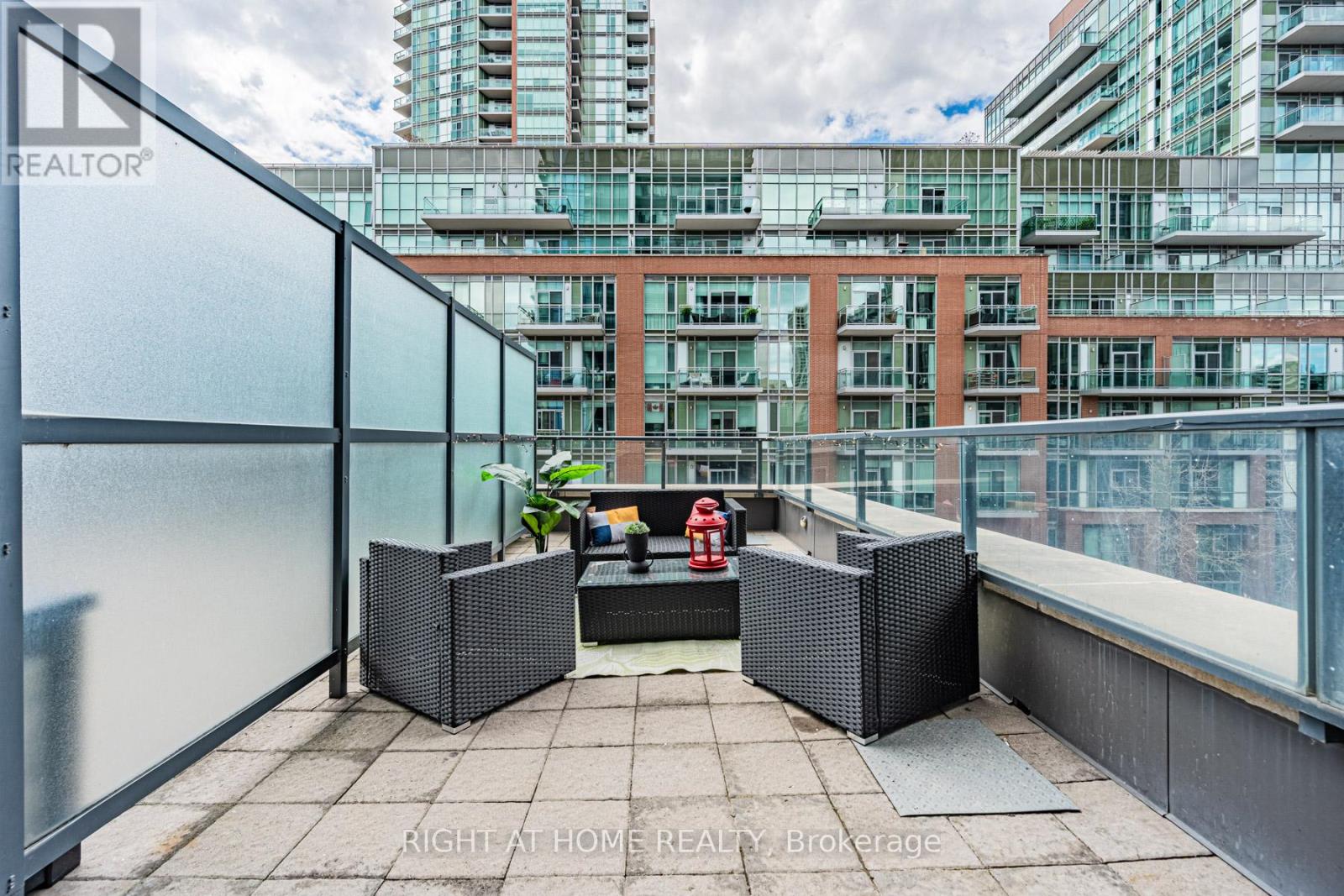 #312 105 GEORGE STREET - 24
