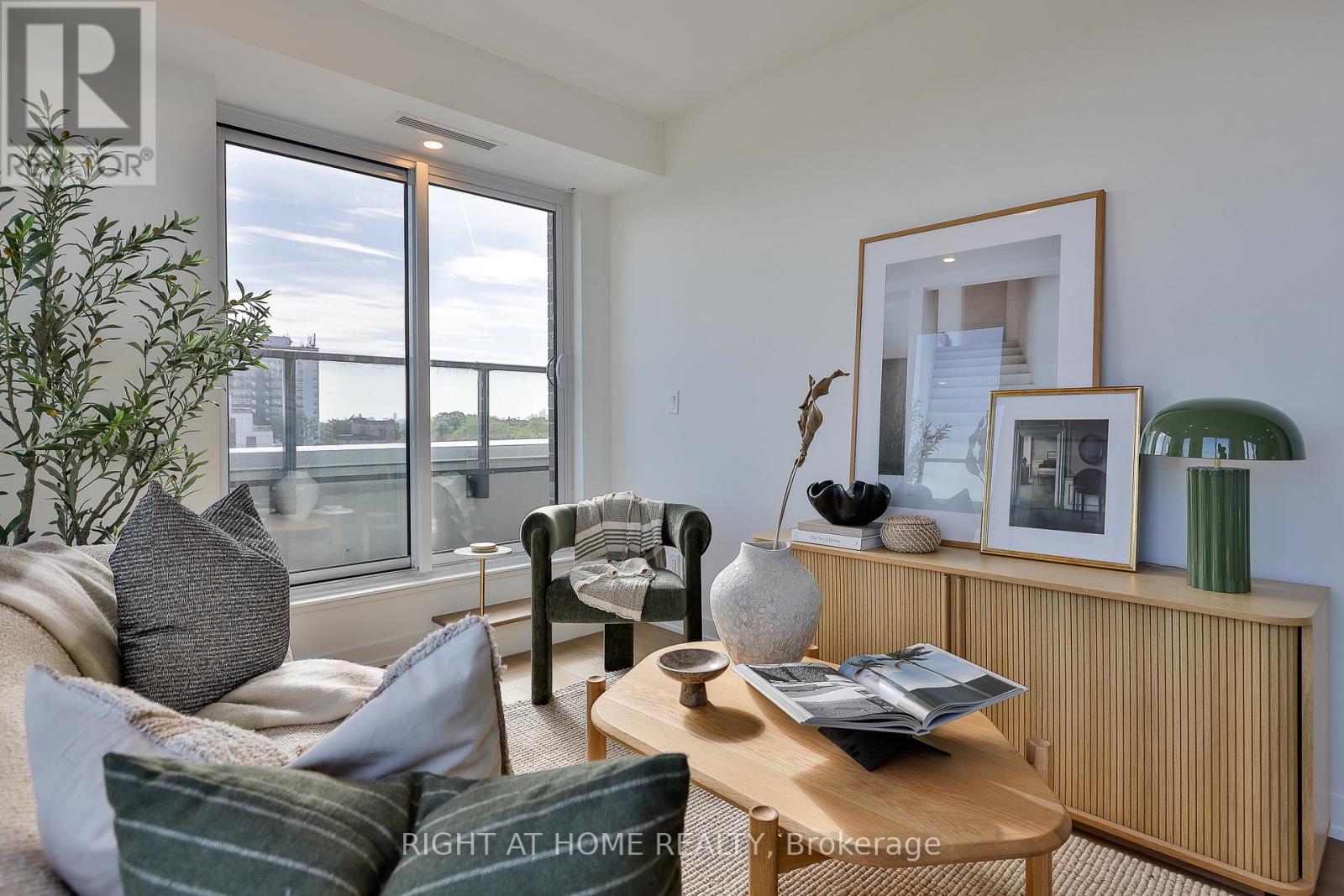 #602 1161 KINGSTON ROAD - 12