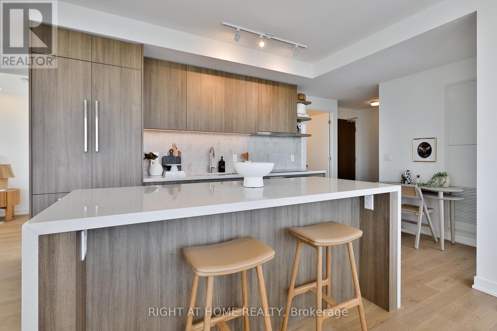 #602 1161 KINGSTON ROAD - 14