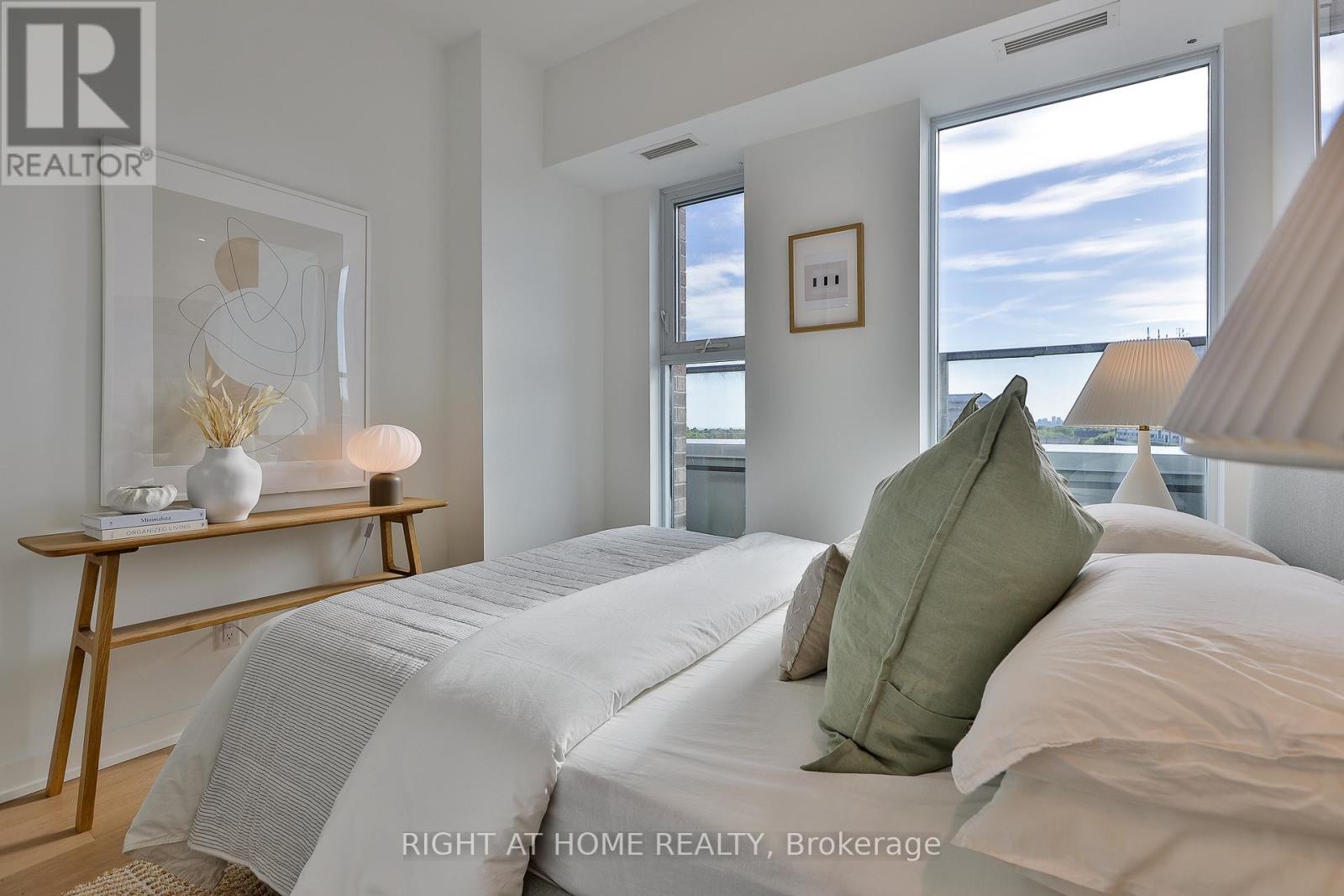 #602 1161 KINGSTON ROAD - 27