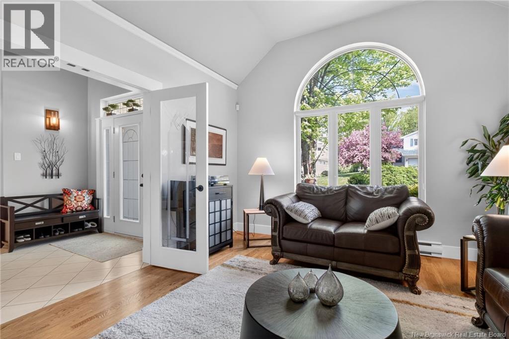 18 Morewood - Image 10