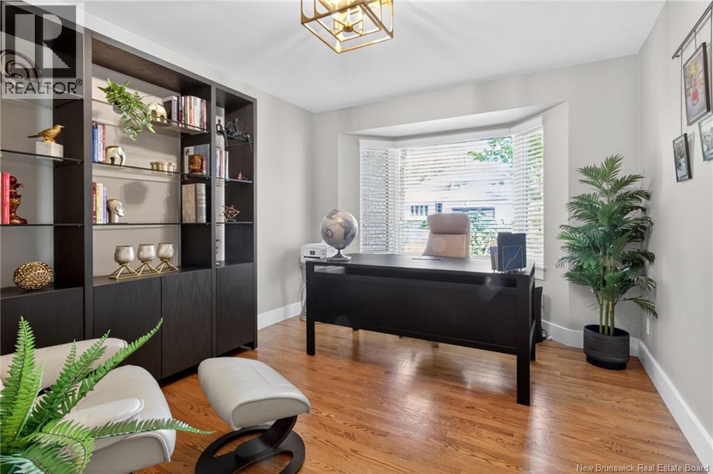 18 Morewood - Image 21