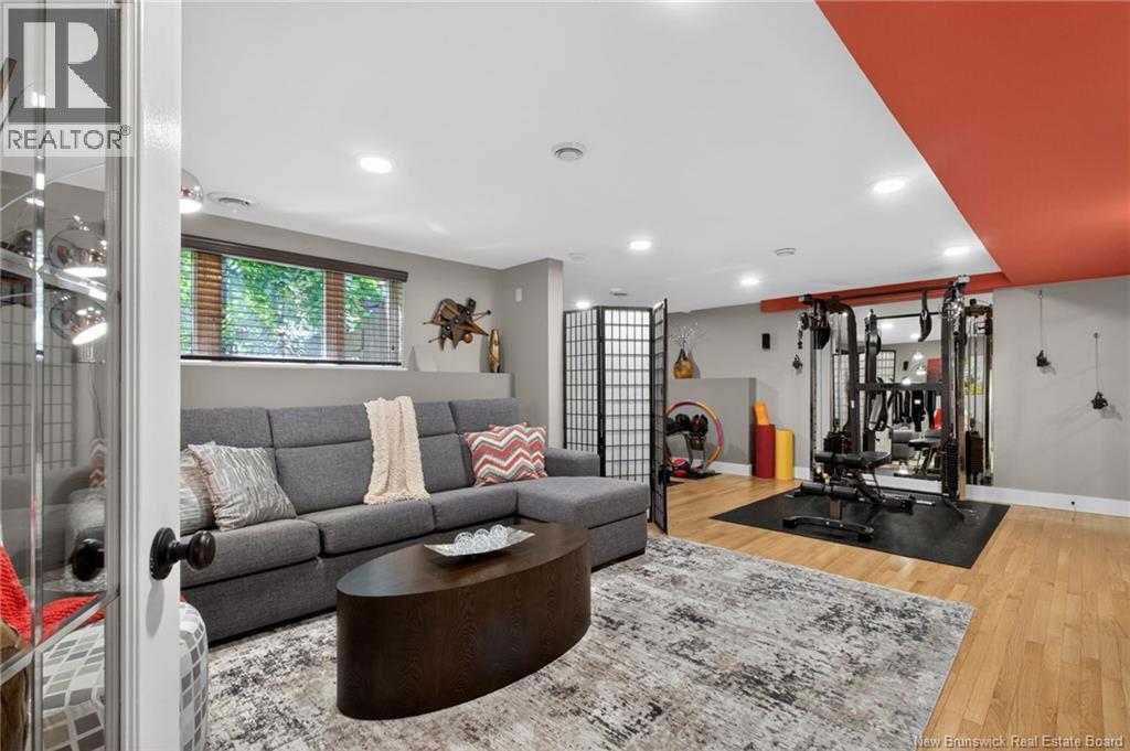 18 Morewood - Image 39