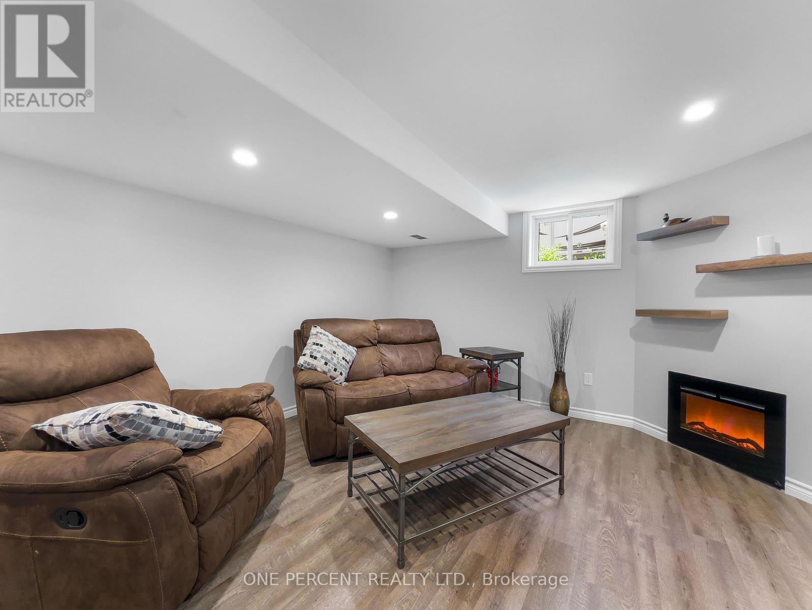 22 BRADGATE ROAD - 28