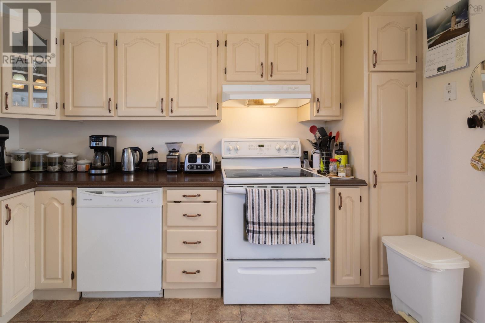 75 Deerfield Drive - 3